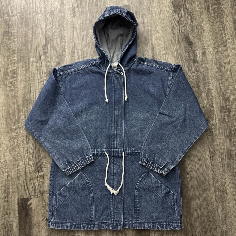 Vintage Large Women’s OshKosh Classic Denim Jacket with Hood and Drawstring. EUC